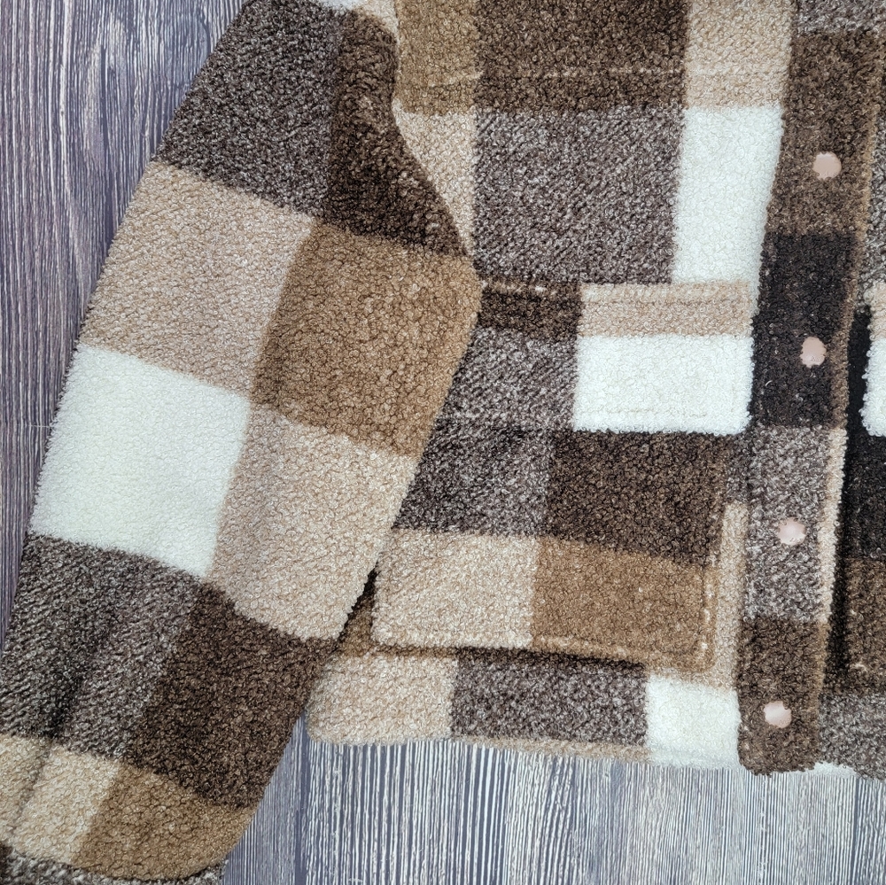 Abercrombie & Fitch Women's Plaid Cropped Teddy Snap Button Jacket Shacket - Picture 4 of 13